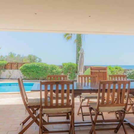 Villa Prado - Beautiful Beachfront Villa アルブフェイラ エクステリア 写真