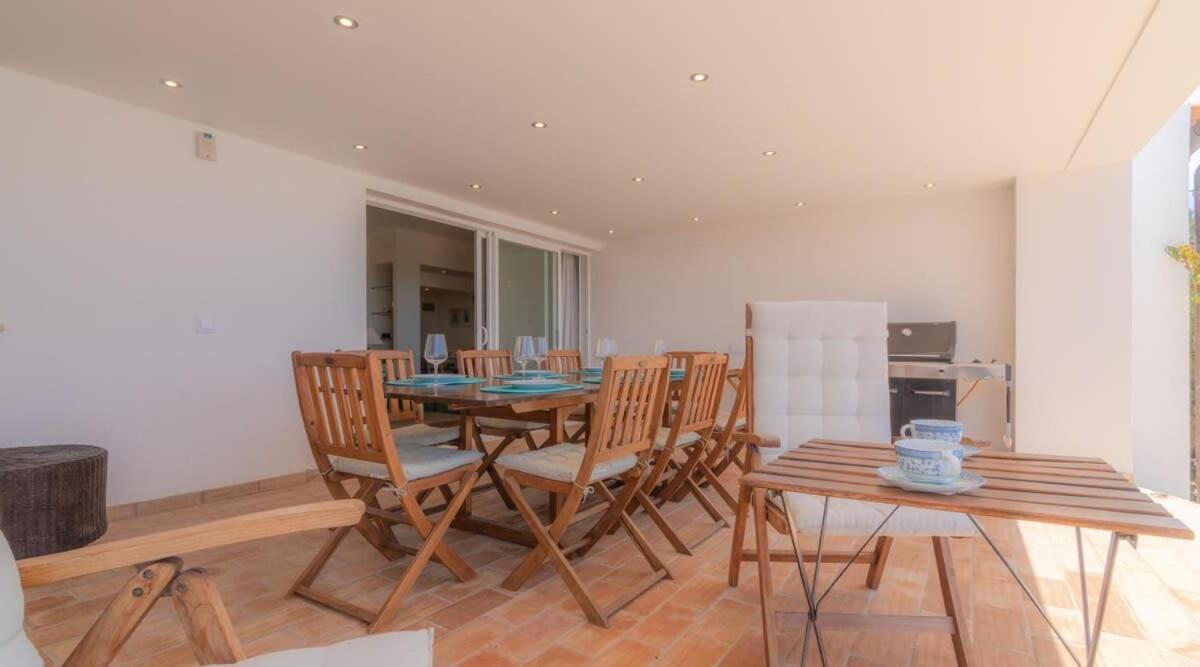Villa Prado - Beautiful Beachfront Villa アルブフェイラ エクステリア 写真