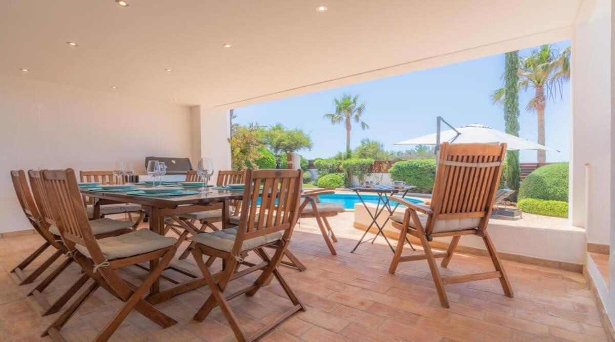 Villa Prado - Beautiful Beachfront Villa アルブフェイラ エクステリア 写真